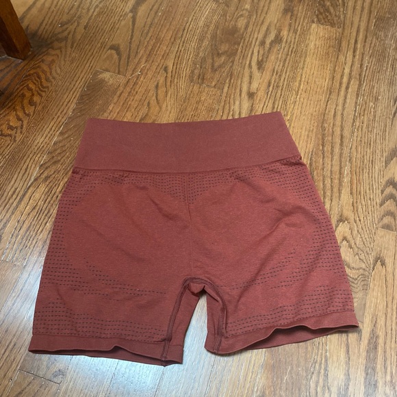 Gym Shark Seamless Shorts (S) - Picture 2 of 3